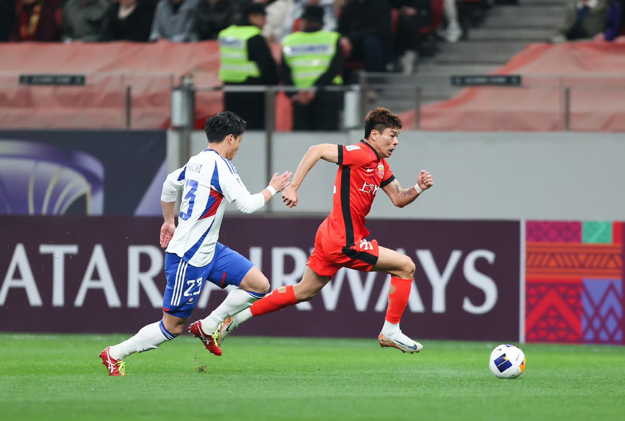 包含国际比赛日上海久事备战英超，更衣室发声细节曝光，球迷炸锅，球队文化再被提及的词条